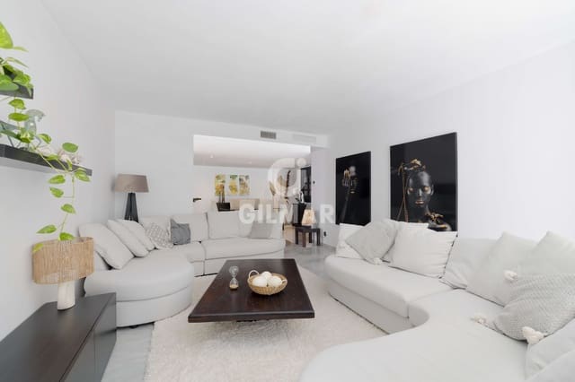 3 chambre Appartement à vendre à Nueva Andalucía Centro, Marbella avec piscine - 770 000 € (Ref: 9747403)