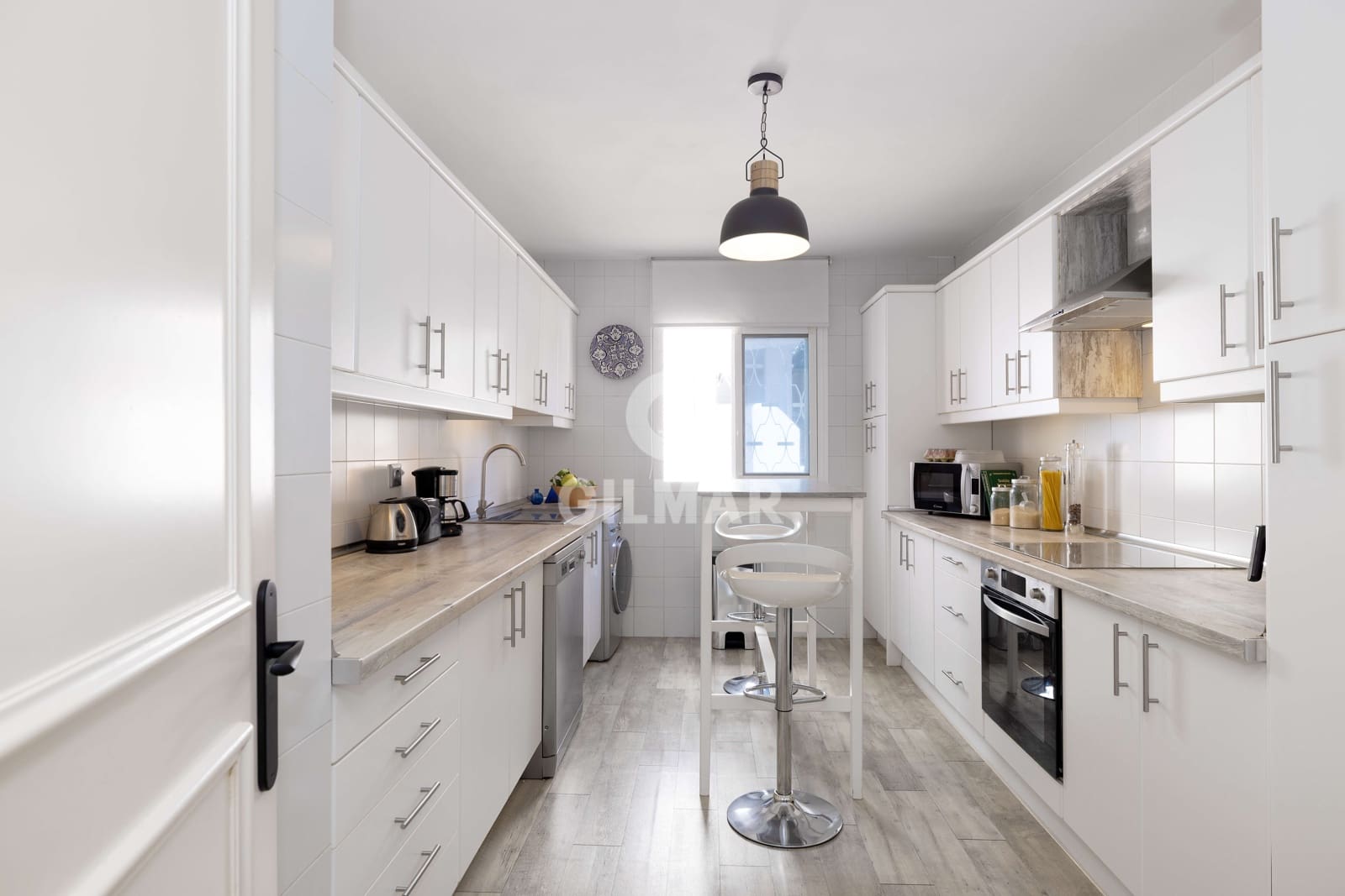 3 Zimmer Wohnung zu verkaufen in Nueva Andalucia mit Pool - 770.000 € (Ref: 9747403)