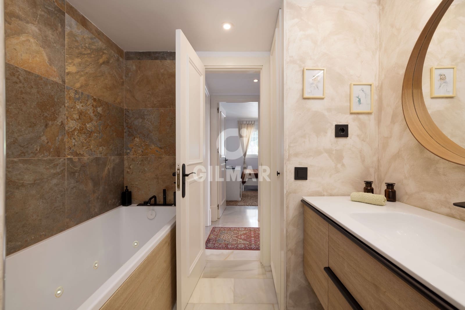 3 Zimmer Wohnung zu verkaufen in Nueva Andalucia mit Pool - 770.000 € (Ref: 9747403)