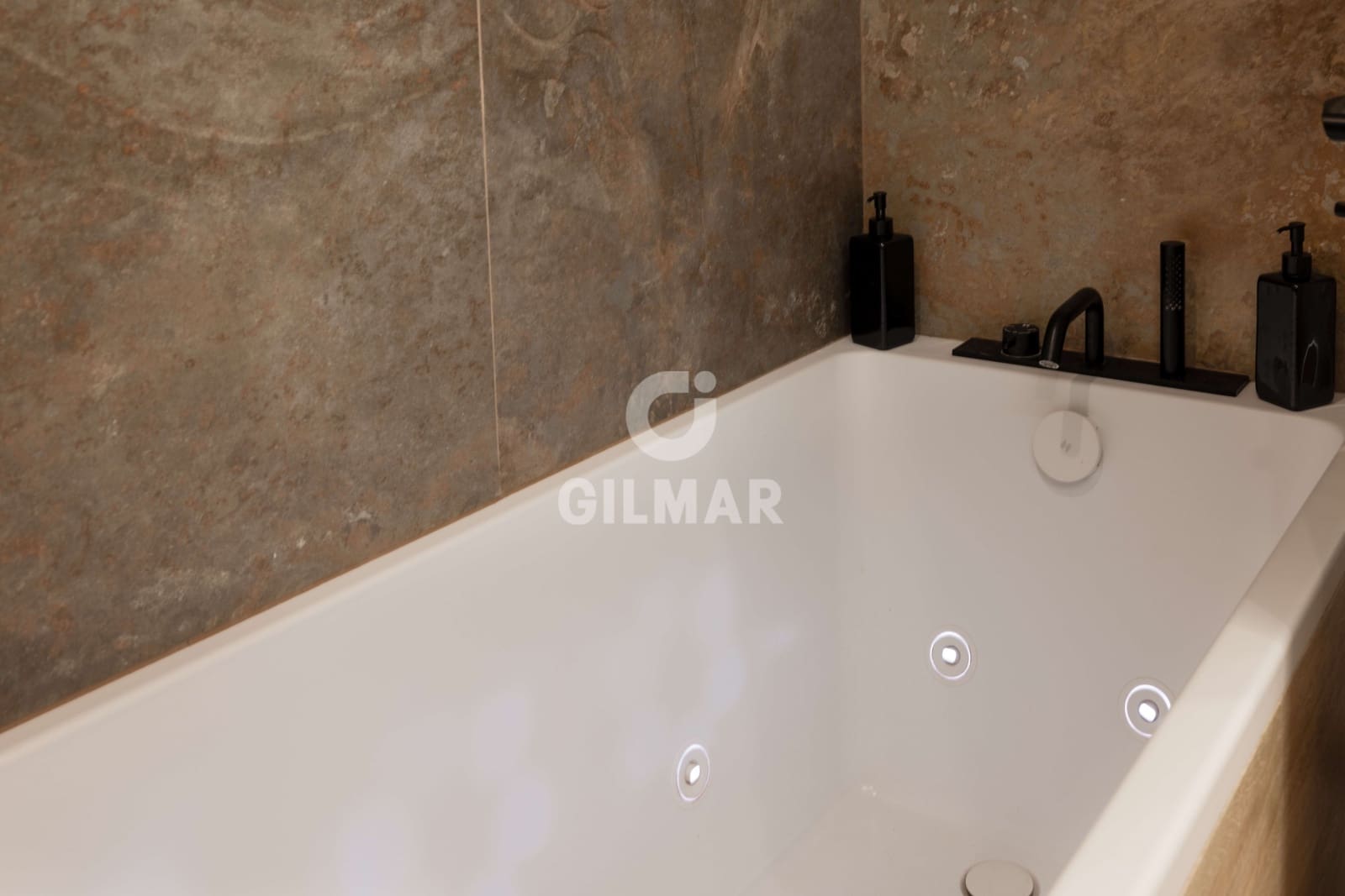 3 Zimmer Wohnung zu verkaufen in Nueva Andalucia mit Pool - 770.000 € (Ref: 9747403)