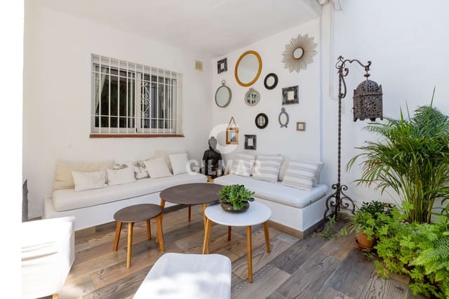 3 chambre Appartement à vendre à Nueva Andalucía Centro, Marbella avec piscine - 770 000 € (Ref: 9747403)