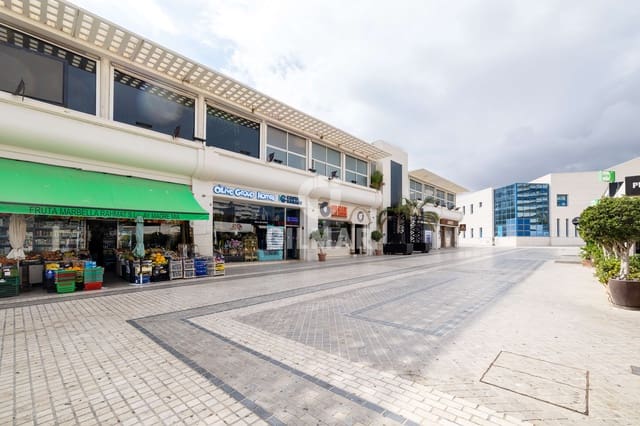 Erhverv til salg i Puerto Banus, Marbella - € 4.800.000 (Ref: 9747404)