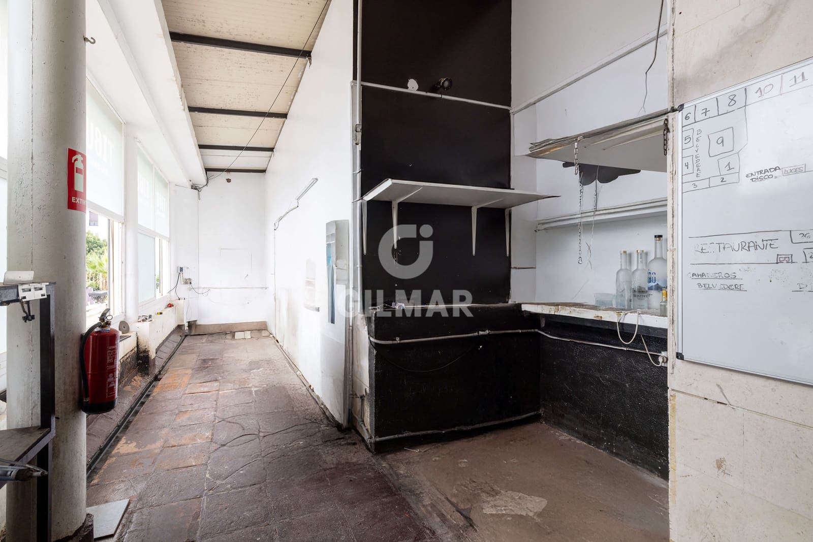 Erhverv til salg i Puerto Banus - € 4.800.000 (Ref: 9747404)