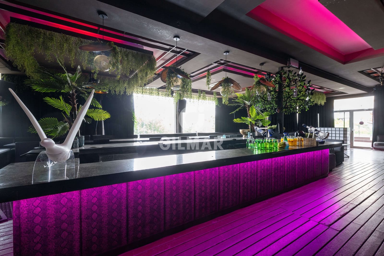 Erhverv til salg i Puerto Banus - € 4.800.000 (Ref: 9747404)