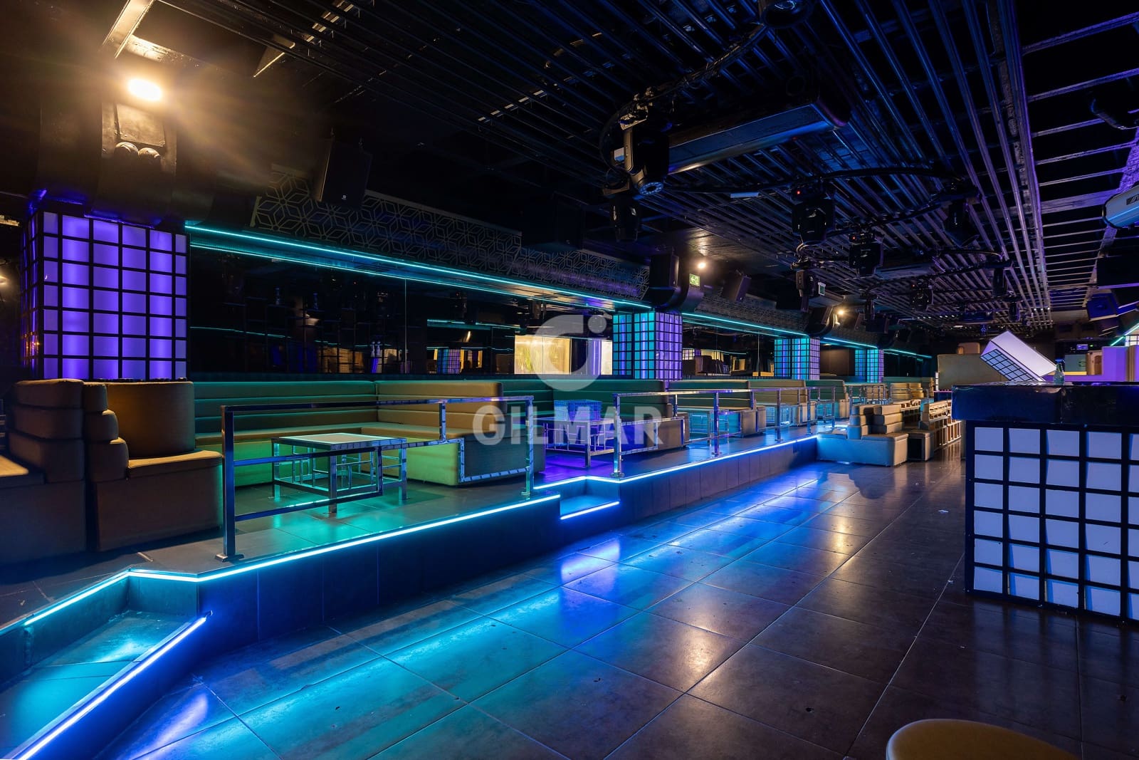 Erhverv til salg i Puerto Banus - € 4.800.000 (Ref: 9747404)