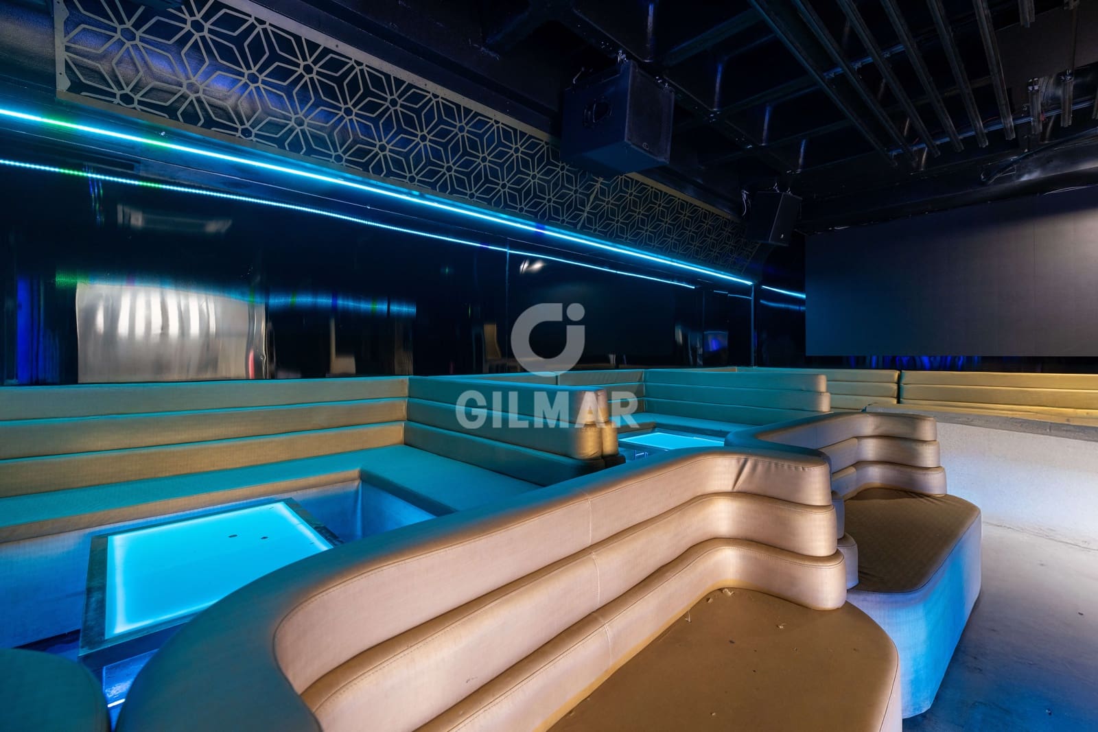 Erhverv til salg i Puerto Banus - € 4.800.000 (Ref: 9747404)