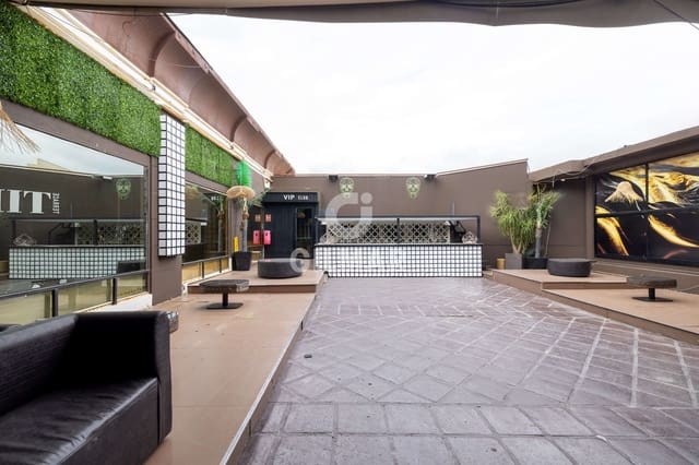 Erhverv til salg i Puerto Banus, Marbella - € 4.800.000 (Ref: 9747404)