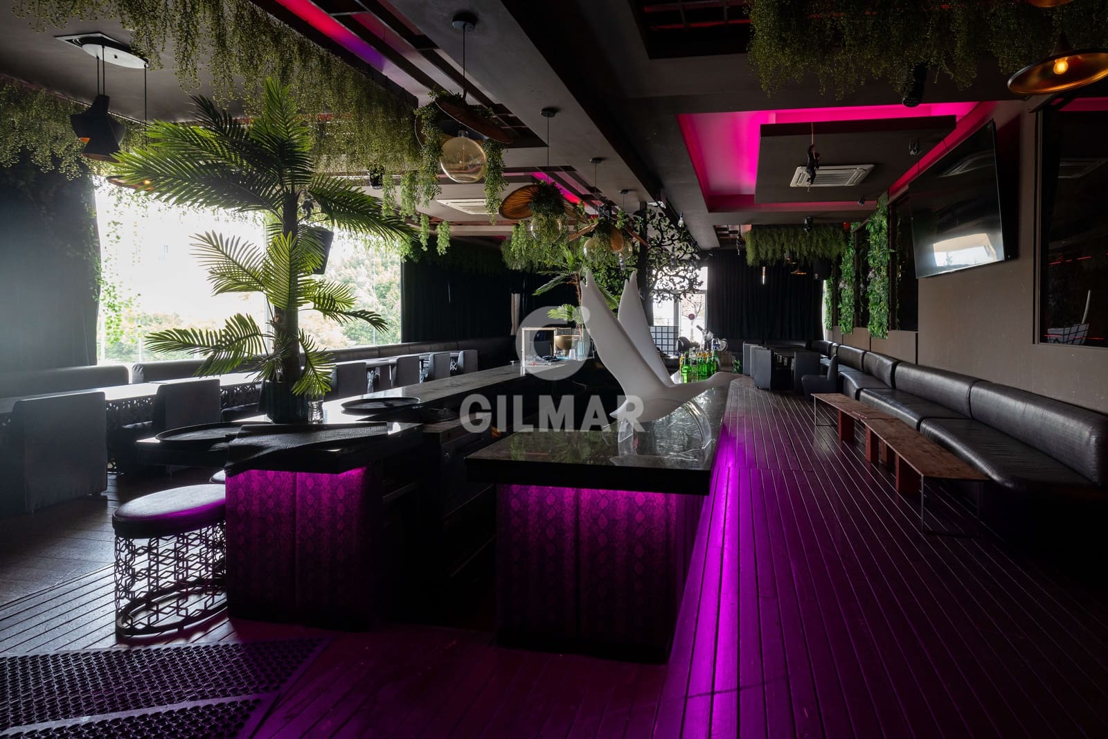 Erhverv til salg i Puerto Banus - € 4.800.000 (Ref: 9747404)