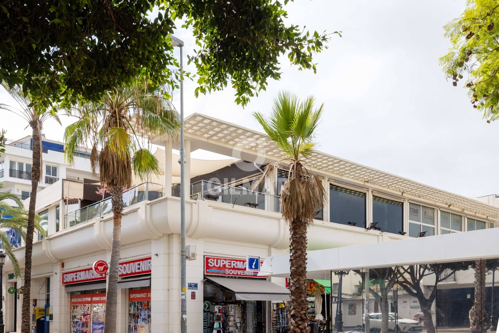 Erhverv til salg i Puerto Banus - € 4.800.000 (Ref: 9747404)