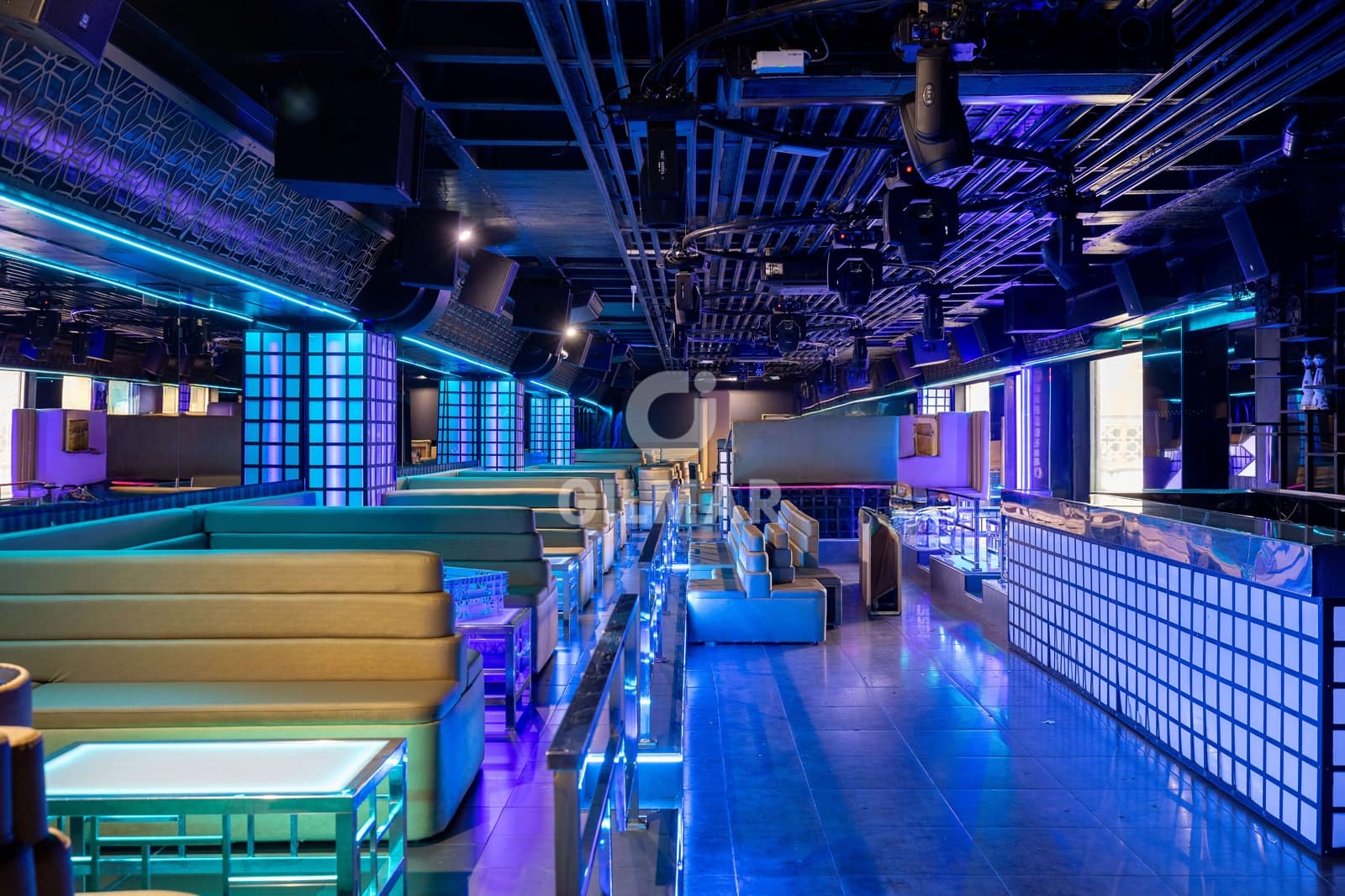 Erhverv til salg i Puerto Banus - € 4.800.000 (Ref: 9747404)