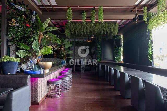 Erhverv til salg i Puerto Banus, Marbella - € 4.800.000 (Ref: 9747404)