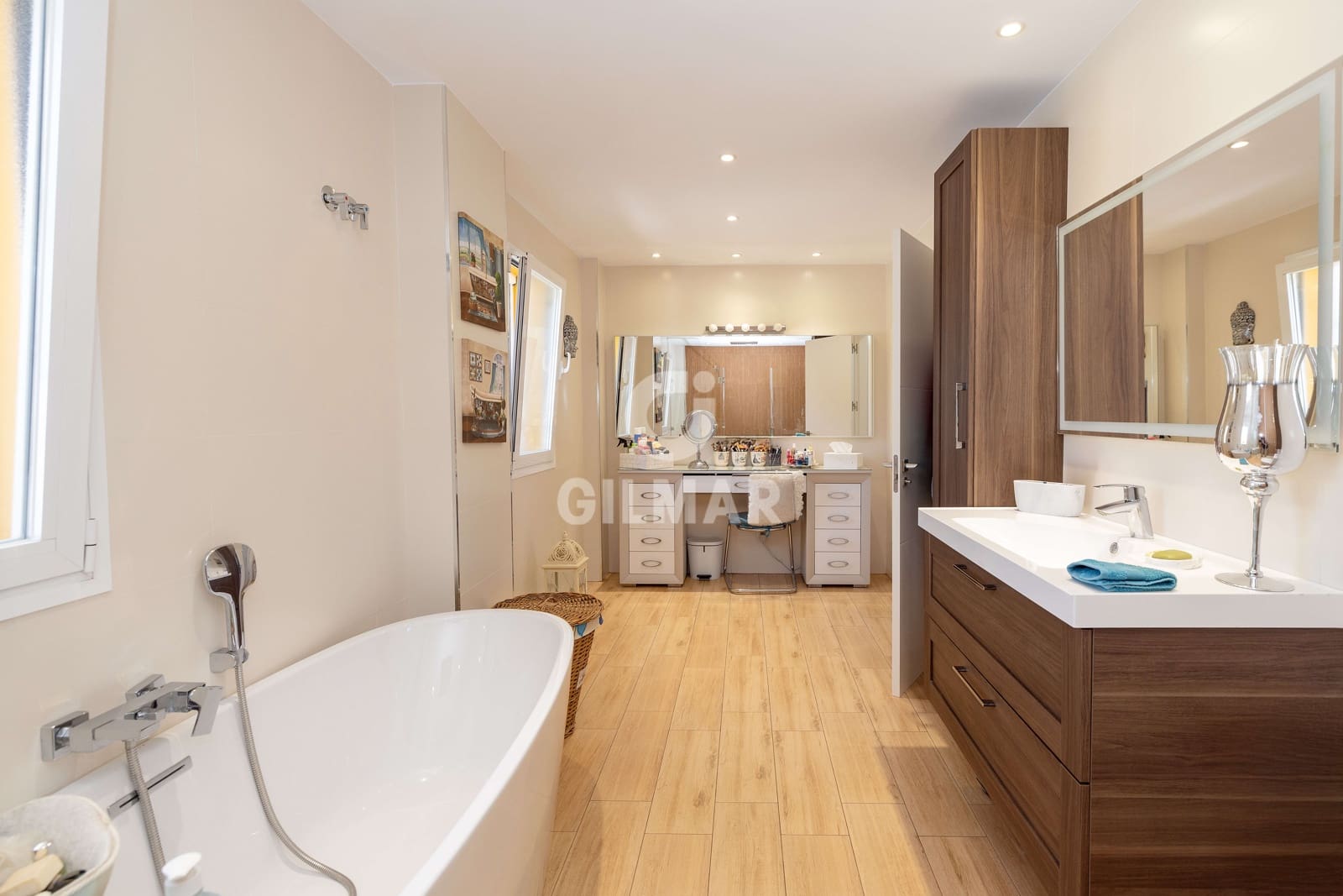 6 soveværelse Villa til salg i San Pedro de Alcantara med garage - € 885.000 (Ref: 9747405)