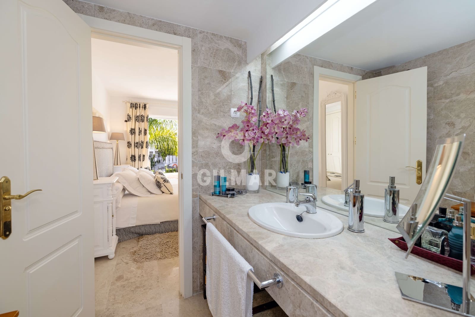 3 Zimmer Doppelhaus zu verkaufen in Nueva Andalucia mit Pool Garage - 749.000 € (Ref: 9747406)