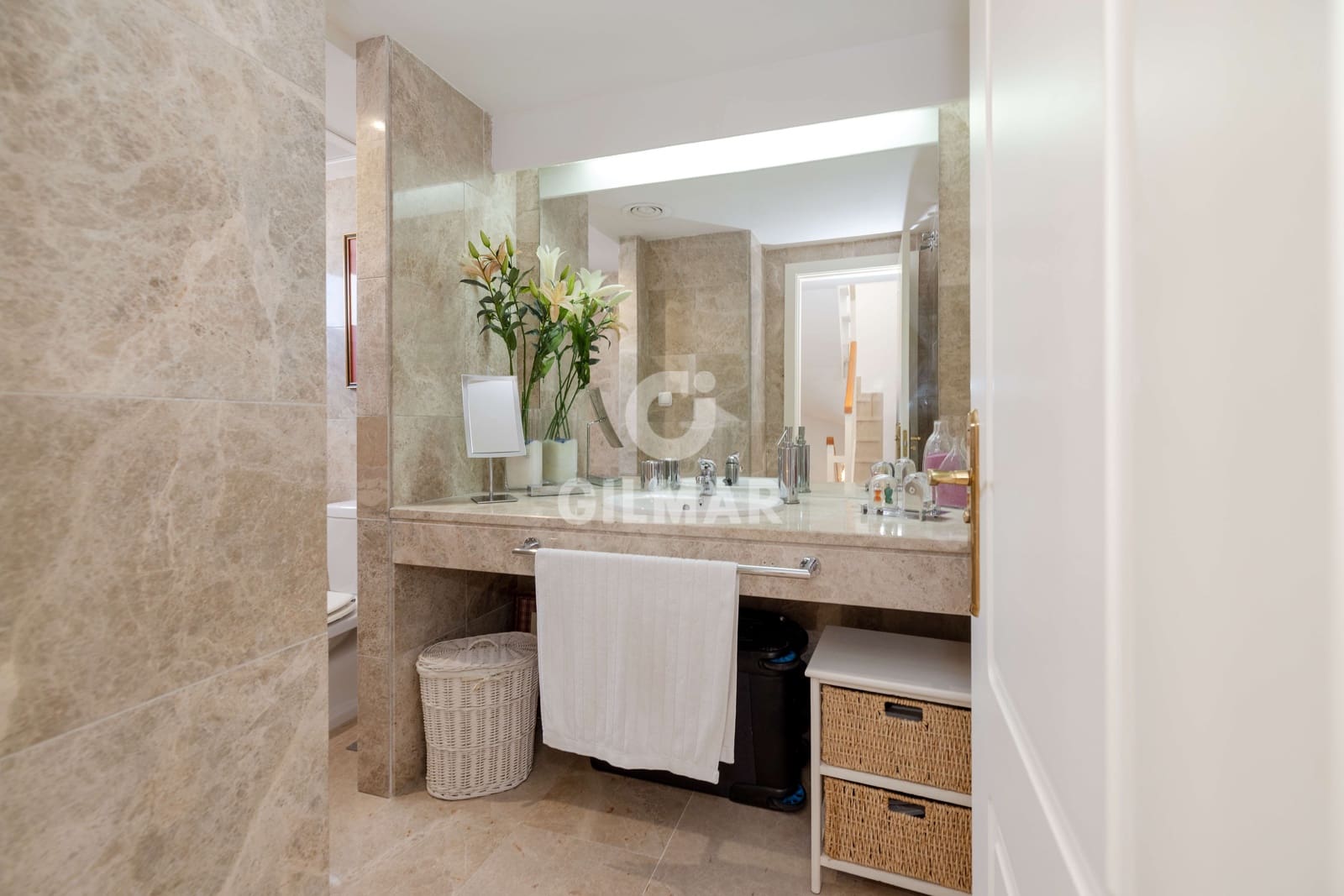 3 Zimmer Doppelhaus zu verkaufen in Nueva Andalucia mit Pool Garage - 749.000 € (Ref: 9747406)