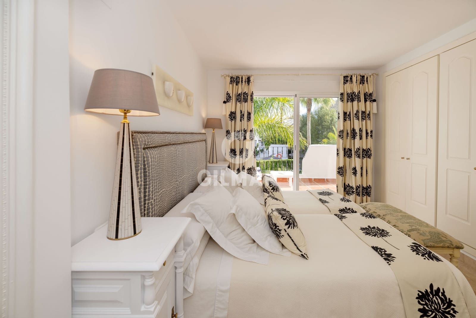 3 Zimmer Doppelhaus zu verkaufen in Nueva Andalucia mit Pool Garage - 749.000 € (Ref: 9747406)