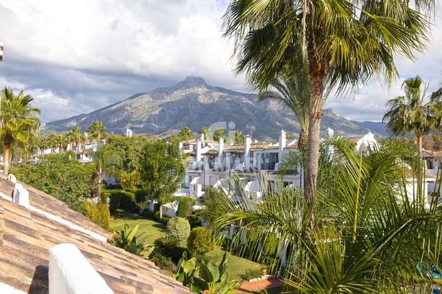 3 Zimmer Doppelhaus zu verkaufen in La Dama de Noche - La Alzambra, Marbella mit Pool Garage - 749.000 € (Ref: 9747406)
