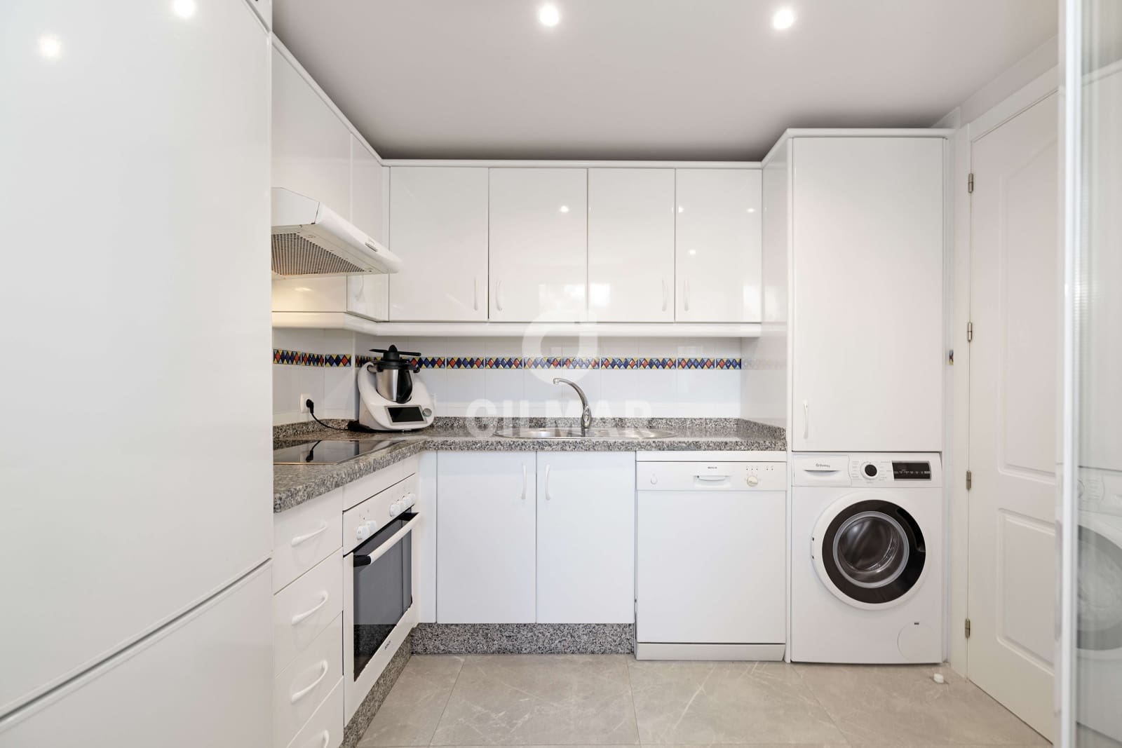 3 Zimmer Doppelhaus zu verkaufen in Nueva Andalucia mit Pool Garage - 749.000 € (Ref: 9747406)