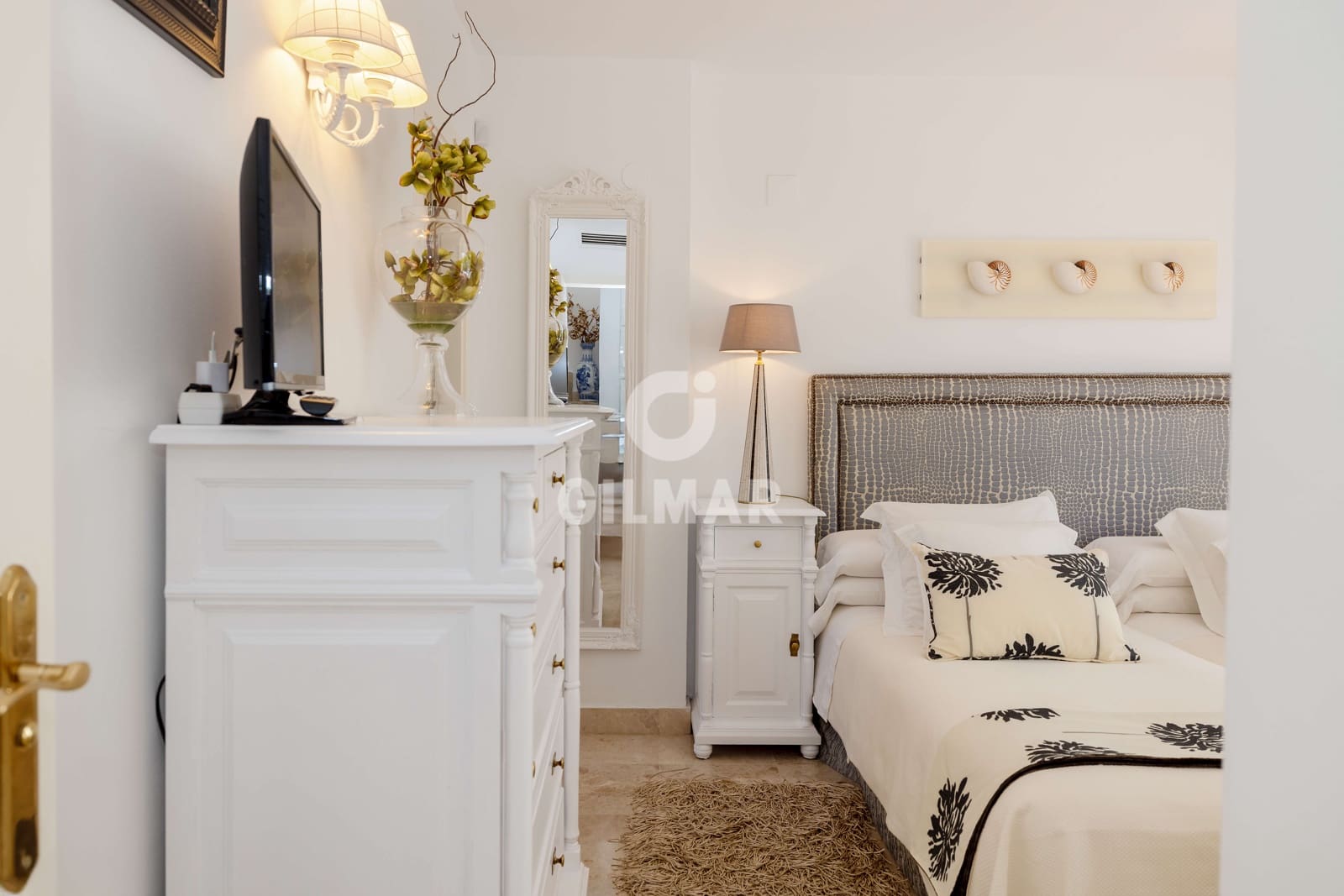 3 Zimmer Doppelhaus zu verkaufen in Nueva Andalucia mit Pool Garage - 749.000 € (Ref: 9747406)