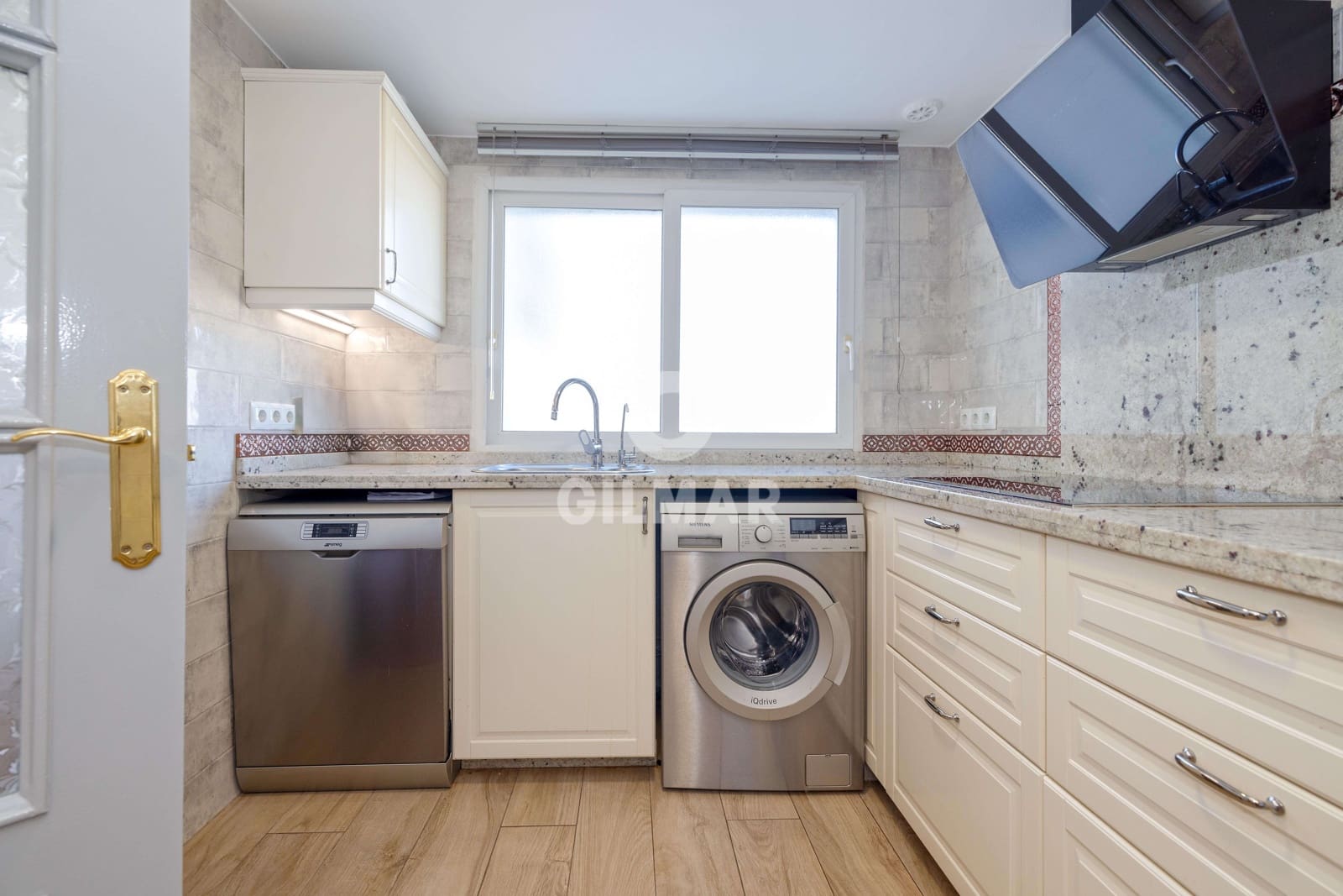 2 soveværelse Lejlighed til salg i San Pedro de Alcantara med swimmingpool garage - € 435.000 (Ref: 9747407)