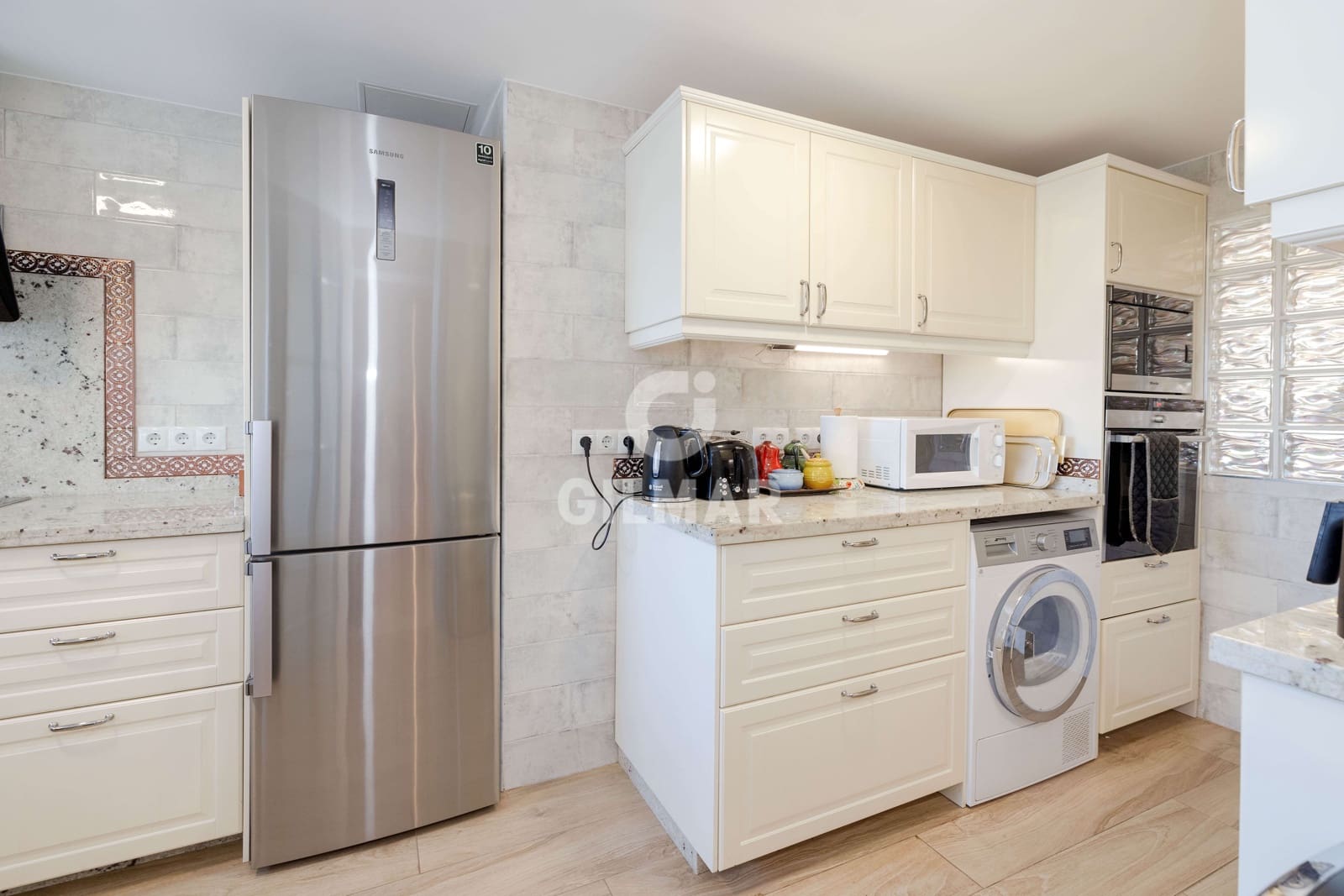 2 soveværelse Lejlighed til salg i San Pedro de Alcantara med swimmingpool garage - € 435.000 (Ref: 9747407)