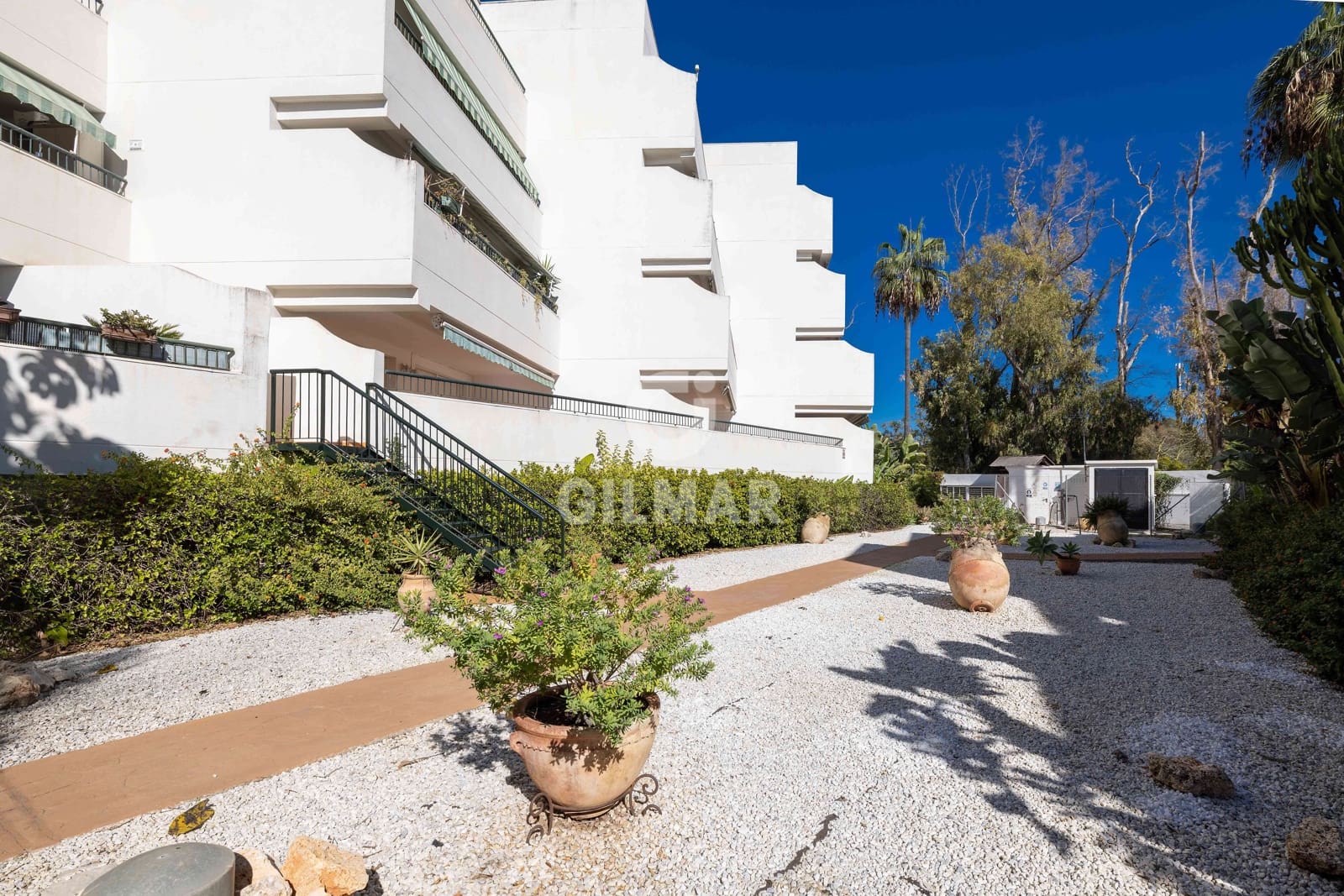 2 soveværelse Lejlighed til salg i San Pedro de Alcantara med swimmingpool garage - € 435.000 (Ref: 9747407)