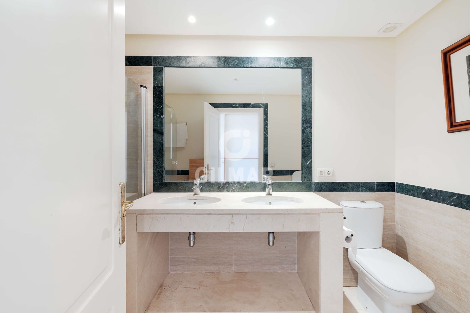 2 bedroom Flat for sale in La Quinta with pool garage - € 480,000 (Ref: 9747408)