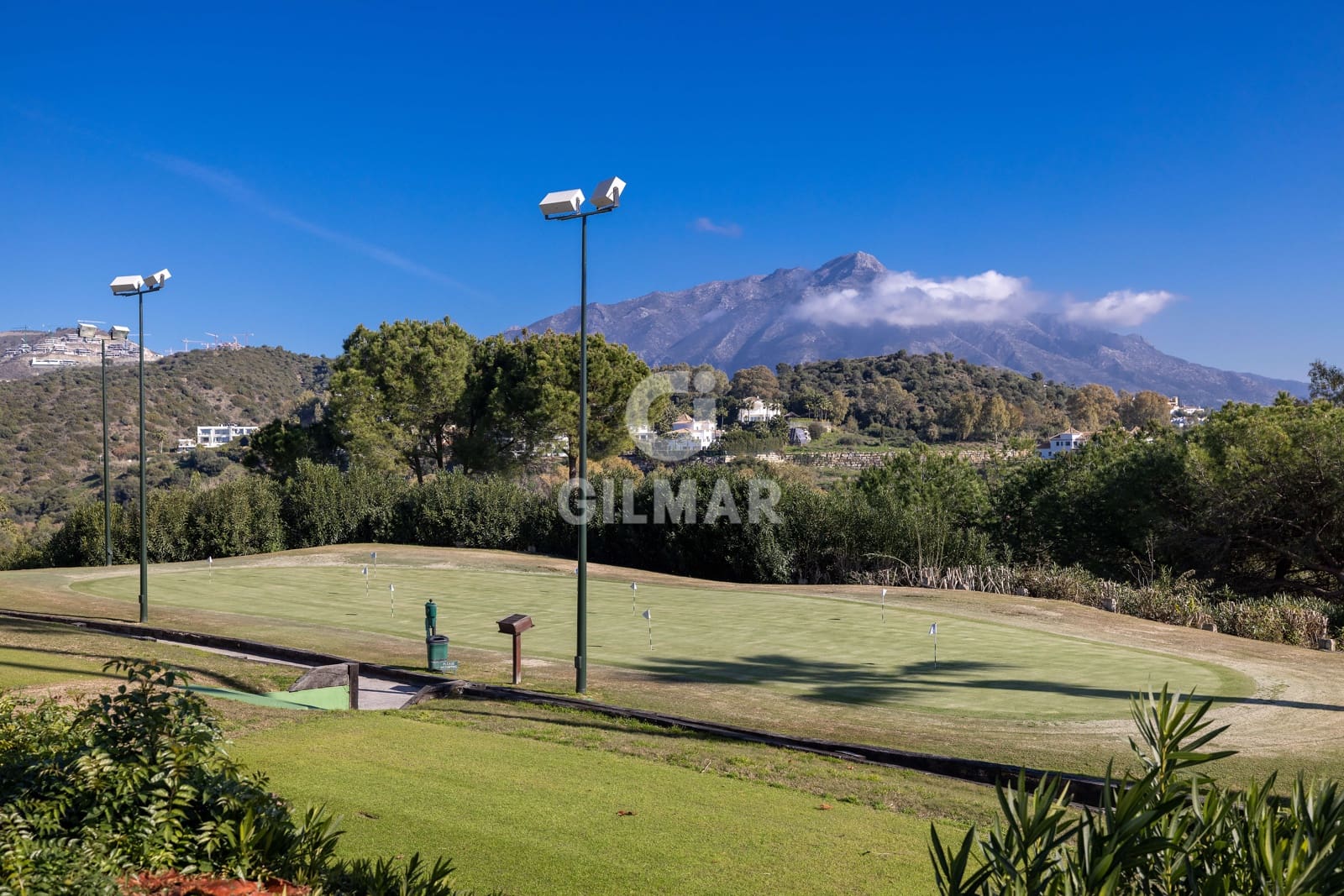 2 bedroom Flat for sale in La Quinta with pool garage - € 480,000 (Ref: 9747408)