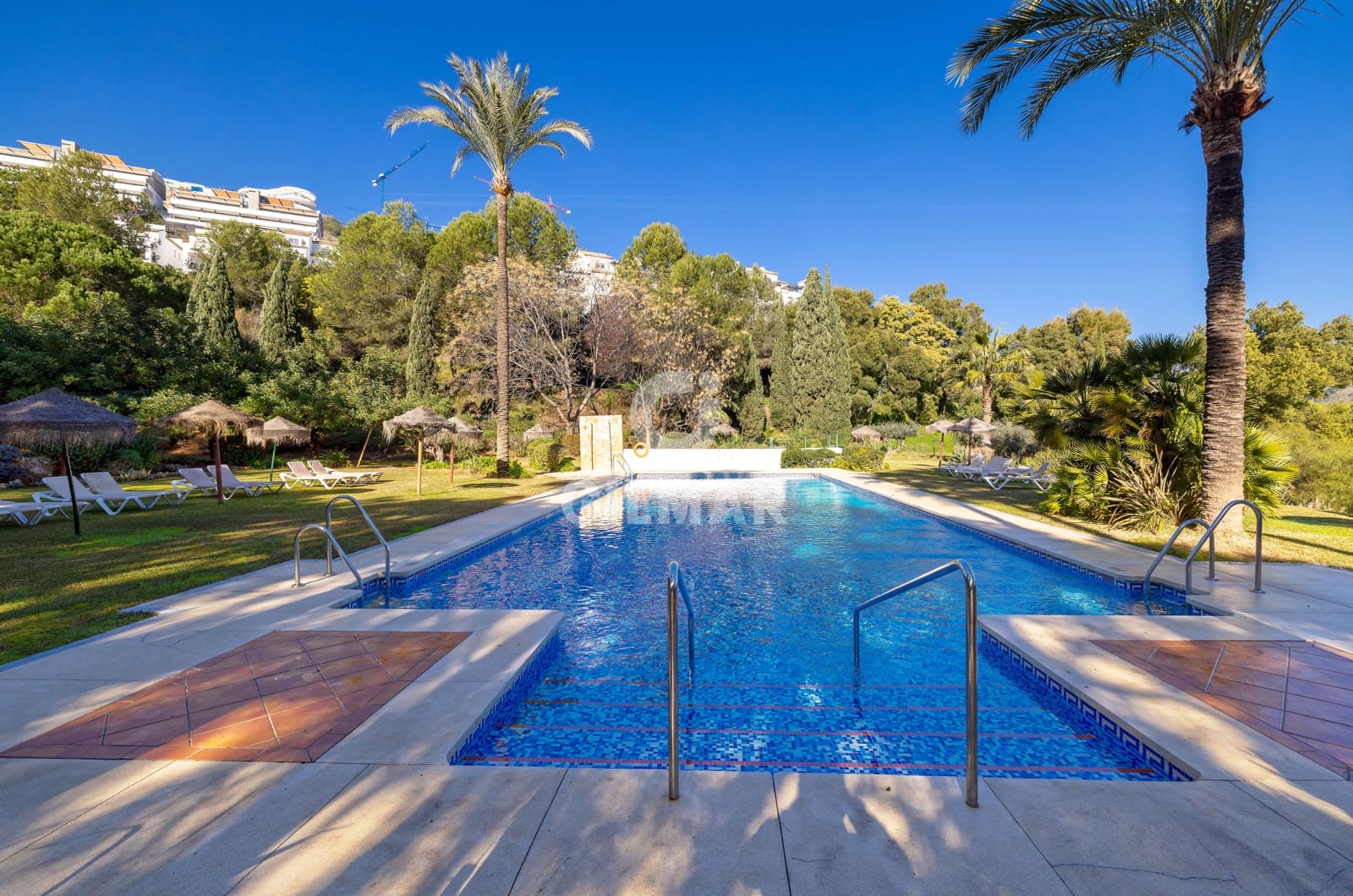 2 bedroom Flat for sale in La Quinta with pool garage - € 480,000 (Ref: 9747408)