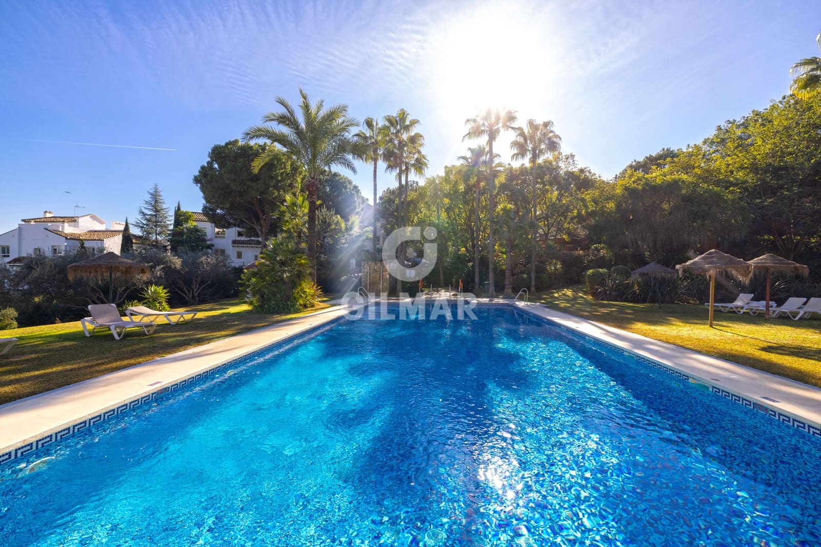 2 bedroom Flat for sale in La Quinta with pool garage - € 480,000 (Ref: 9747408)