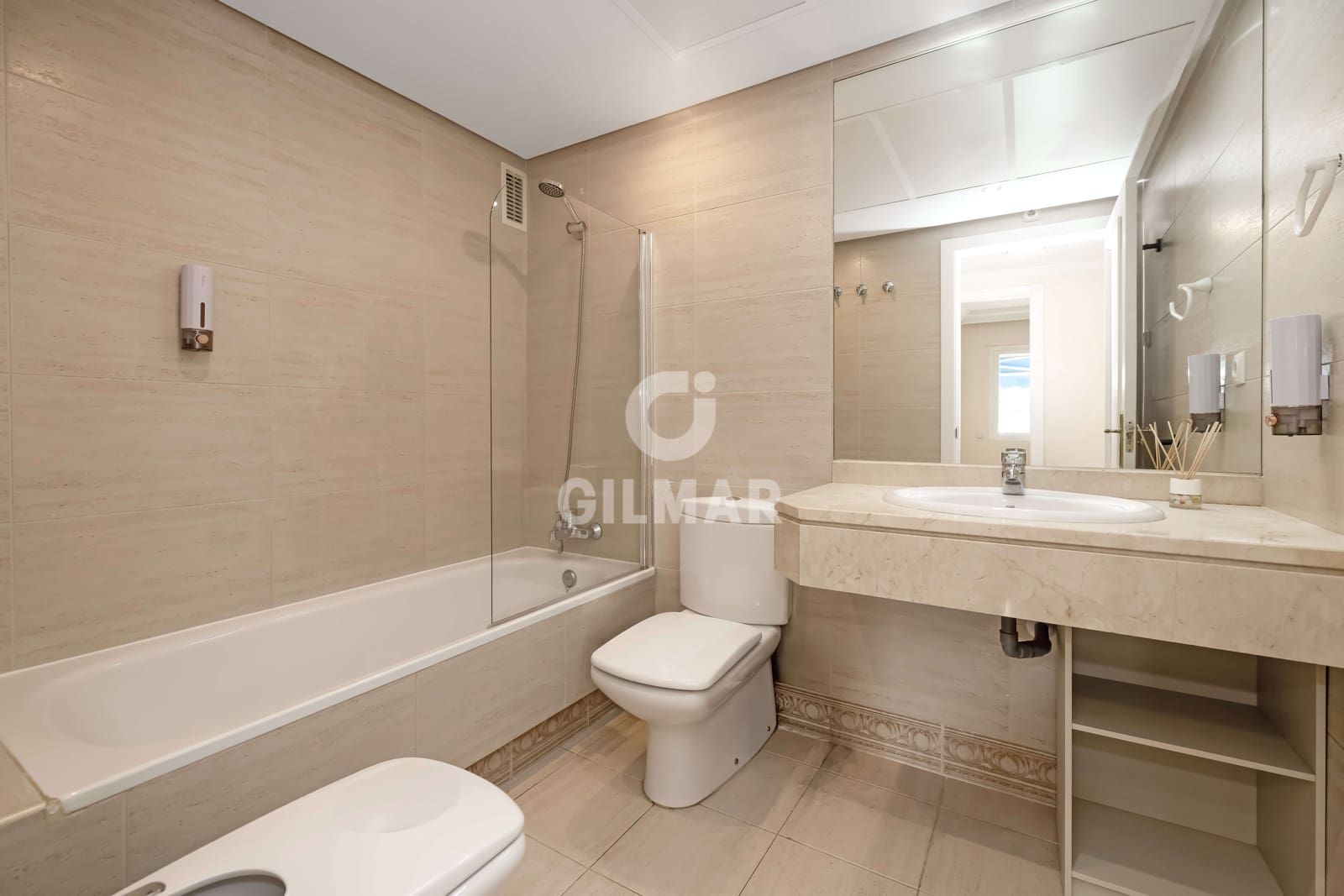 2 Zimmer Wohnung zu verkaufen in Puerto Banus mit Pool Garage - 575.000 € (Ref: 9747411)