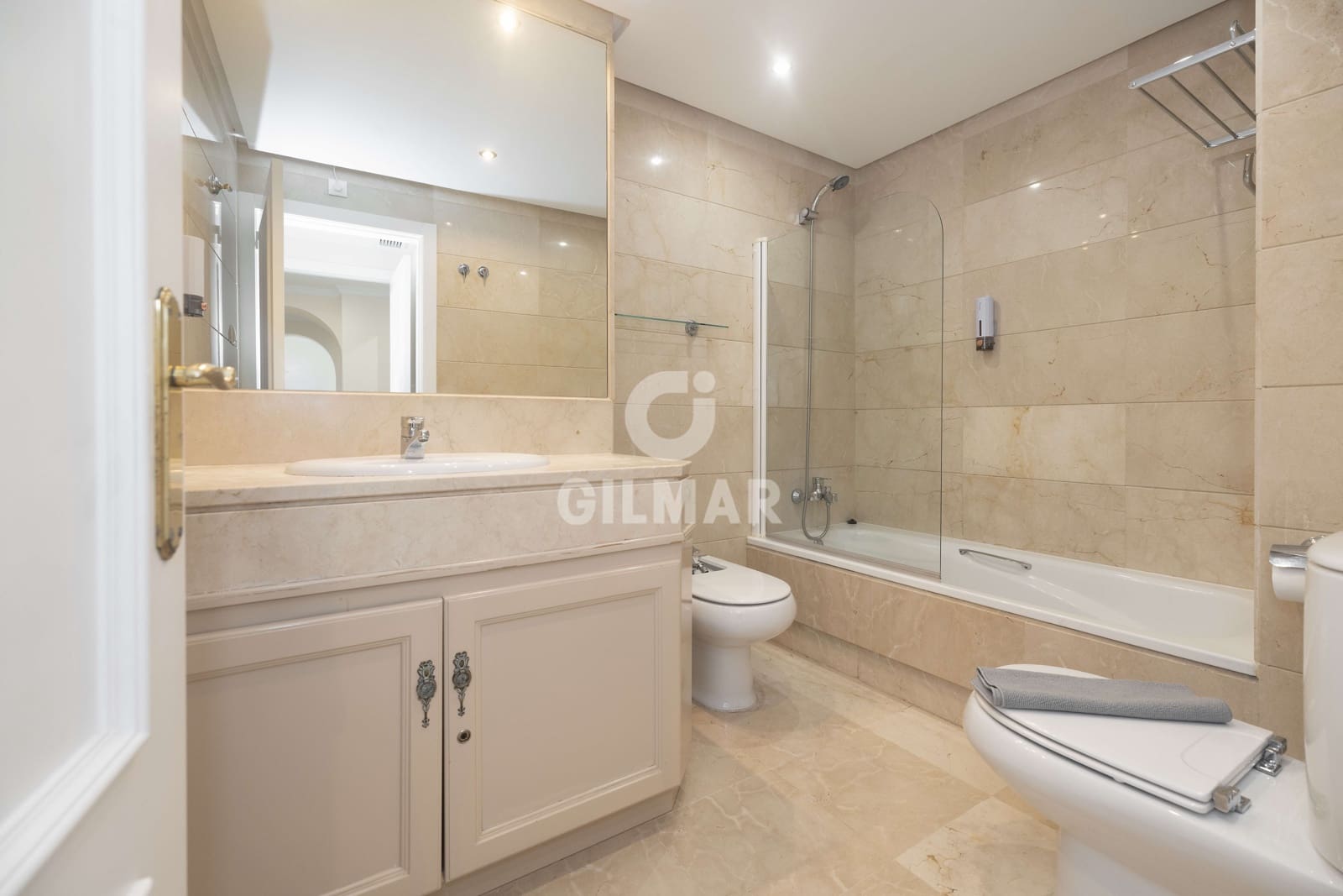 2 Zimmer Wohnung zu verkaufen in Puerto Banus mit Pool Garage - 595.000 € (Ref: 9747413)