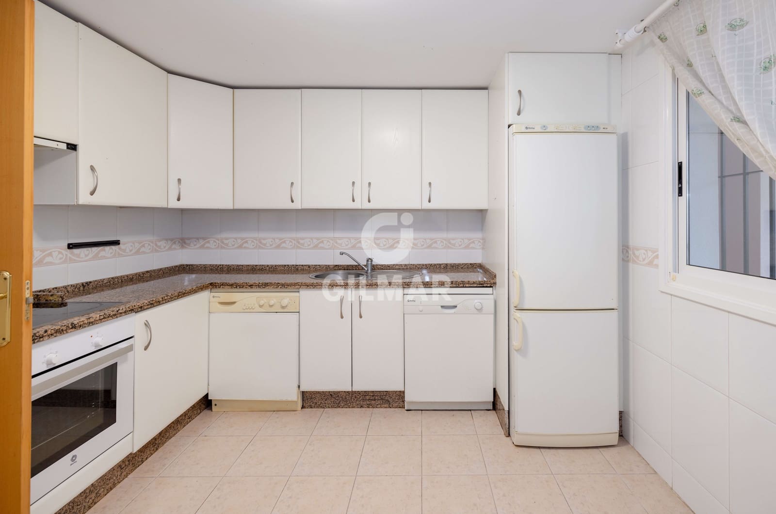 3 soveværelse Penthouse til salg i Guadalmina med swimmingpool garage - € 595.000 (Ref: 9747414)