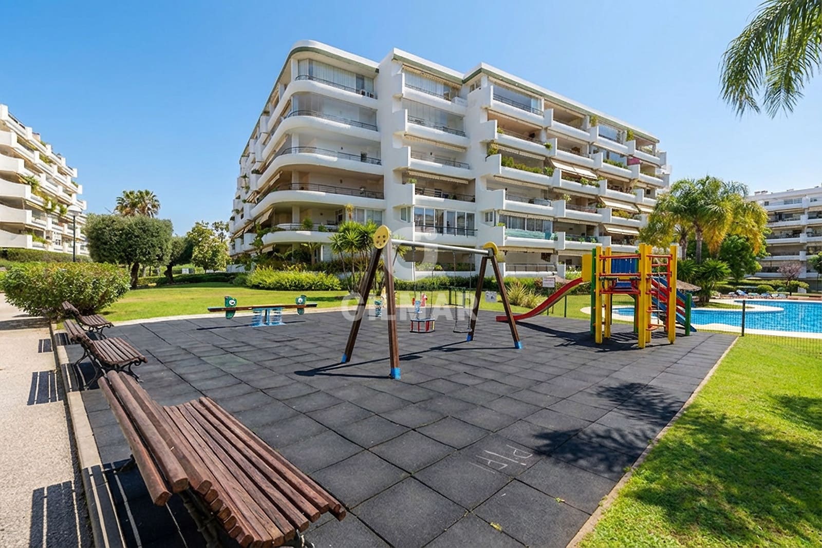 3 soveværelse Penthouse til salg i Guadalmina med swimmingpool garage - € 595.000 (Ref: 9747414)