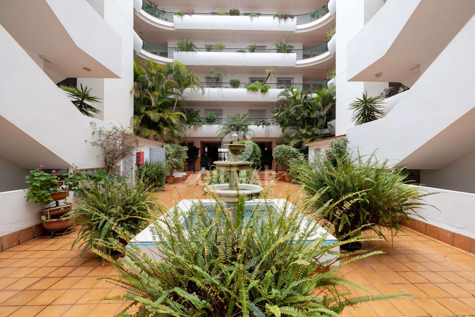 3 soveværelse Penthouse til salg i Guadalmina med swimmingpool garage - € 595.000 (Ref: 9747414)