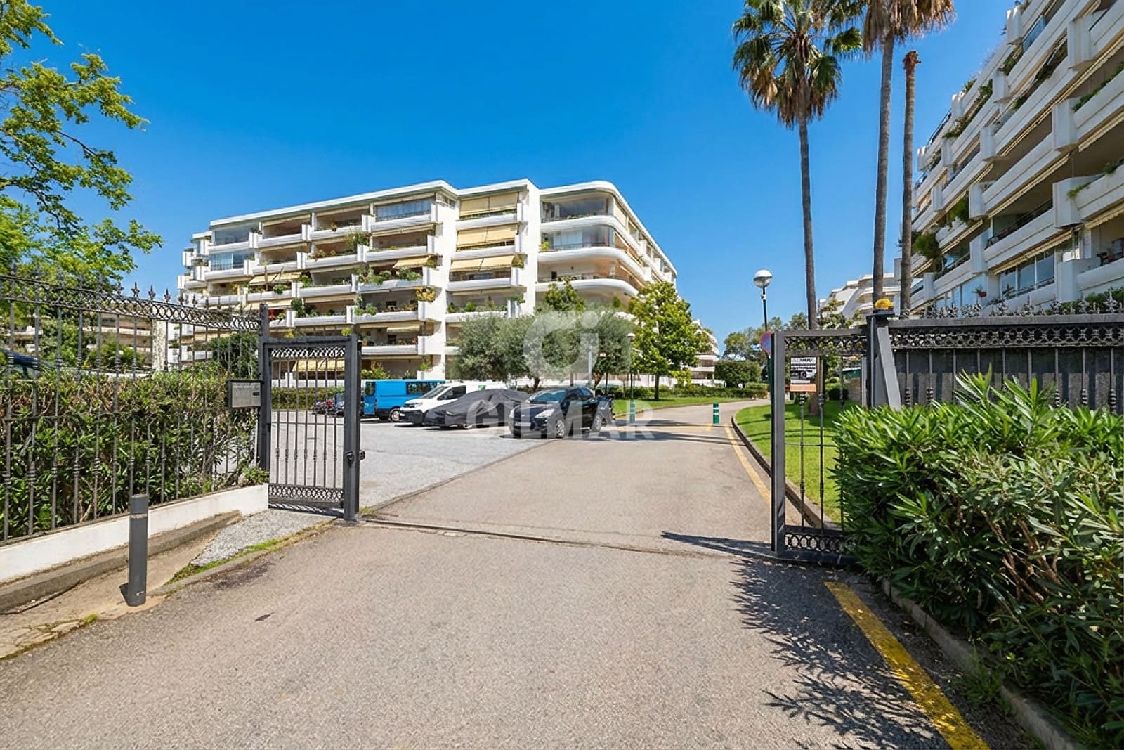 3 soveværelse Penthouse til salg i Guadalmina med swimmingpool garage - € 595.000 (Ref: 9747414)