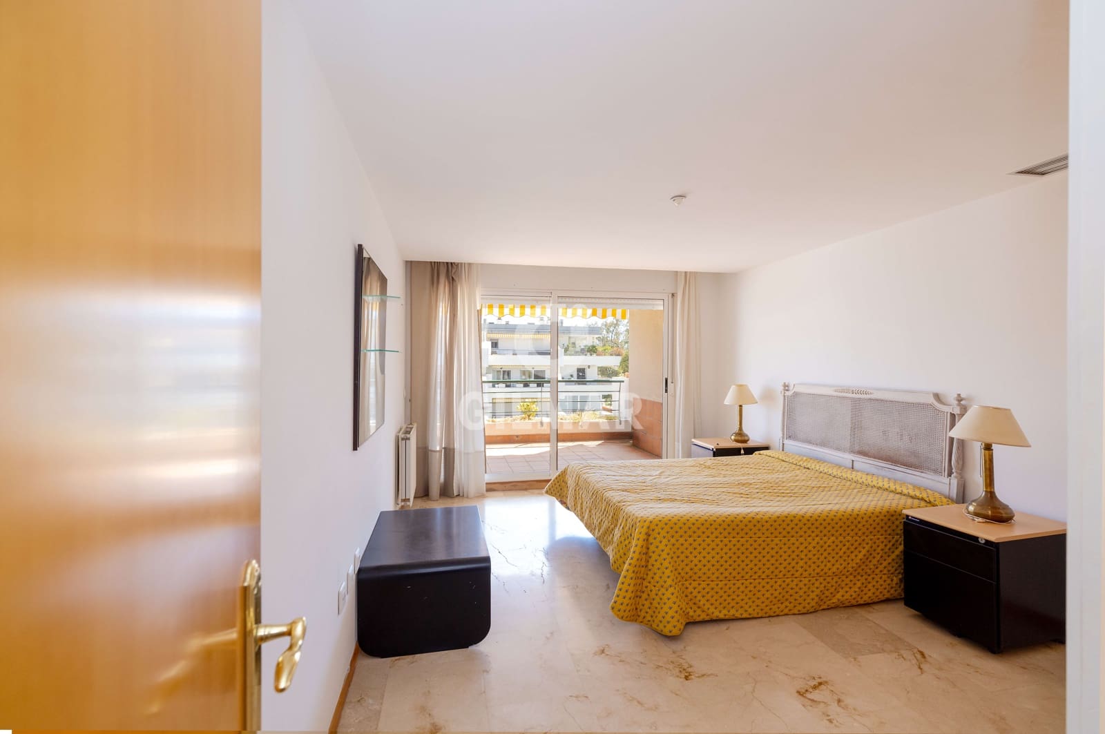 3 bedroom Penthouse for sale in Guadalmina with pool garage - € 595,000 (Ref: 9747414)