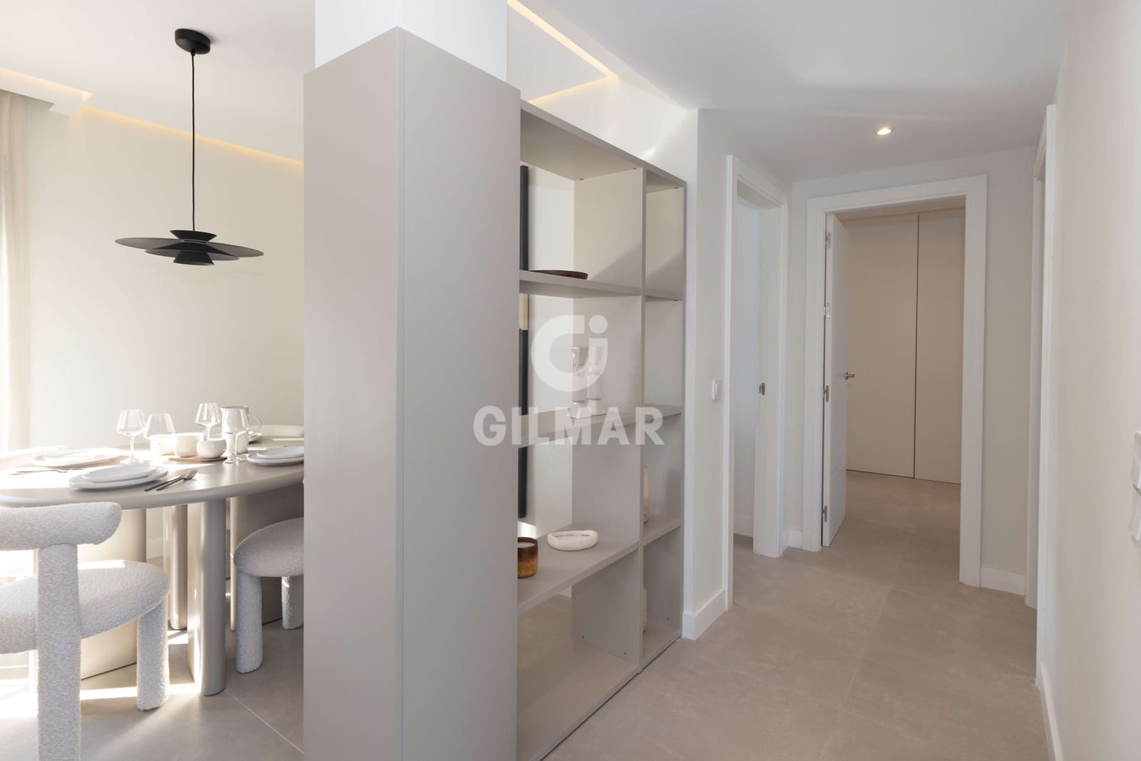 2 soverom Leilighet til salgs i Nueva Andalucia med svømmebasseng garasje - € 890 000 (Ref: 9747416)