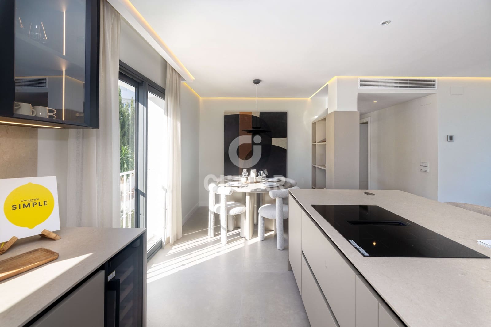 2 soverom Leilighet til salgs i Nueva Andalucia med svømmebasseng garasje - € 890 000 (Ref: 9747416)