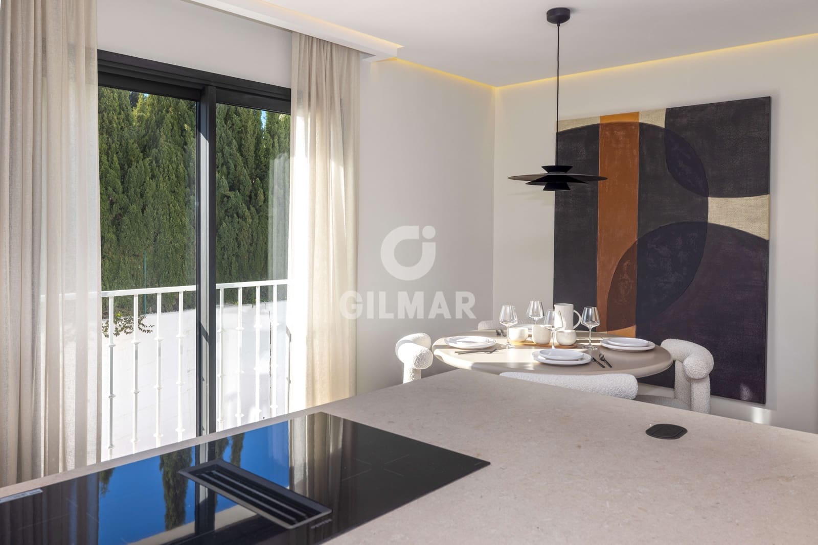 2 soverom Leilighet til salgs i Nueva Andalucia med svømmebasseng garasje - € 890 000 (Ref: 9747416)