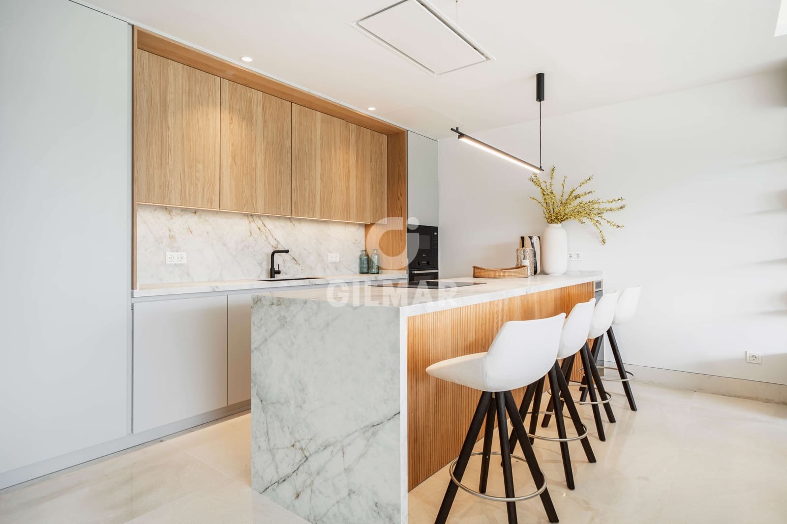 2 bedroom Flat for sale in Nueva Andalucia with pool - € 1,150,770 (Ref: 9747417)