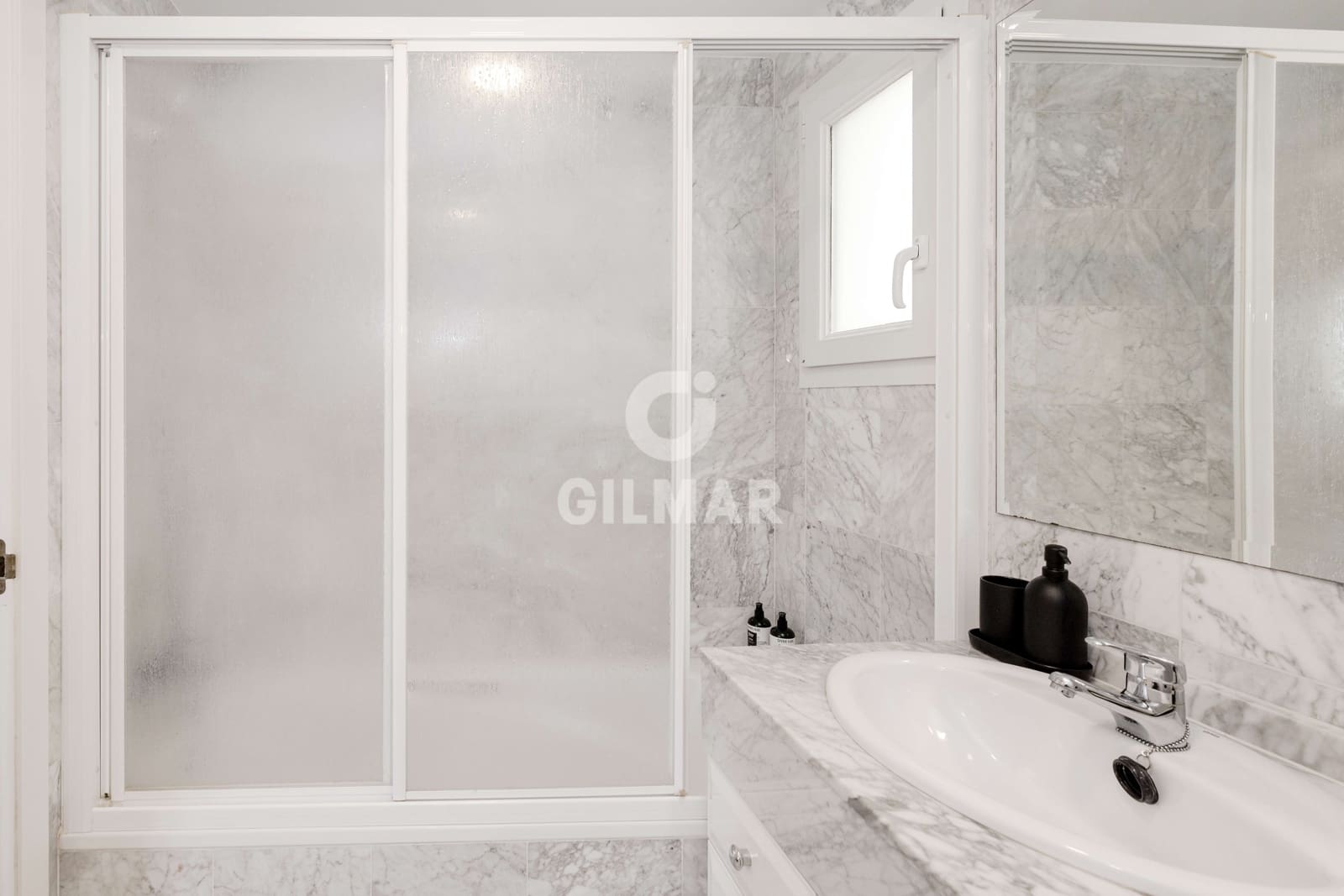 4 Zimmer Wohnung zu verkaufen in Puerto Banus mit Pool Garage - 1.595.000 € (Ref: 9747418)