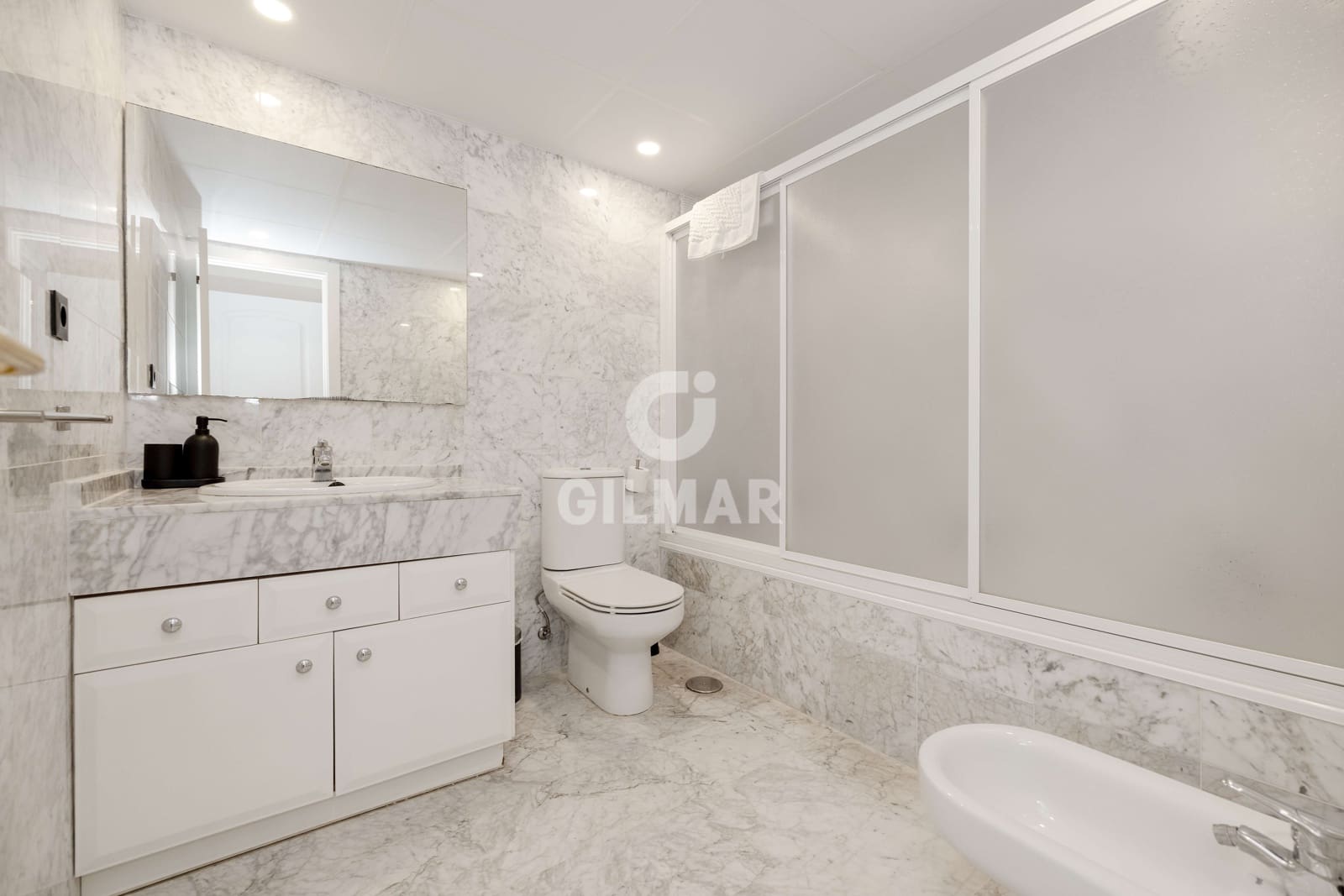 4 Zimmer Wohnung zu verkaufen in Puerto Banus mit Pool Garage - 1.595.000 € (Ref: 9747418)