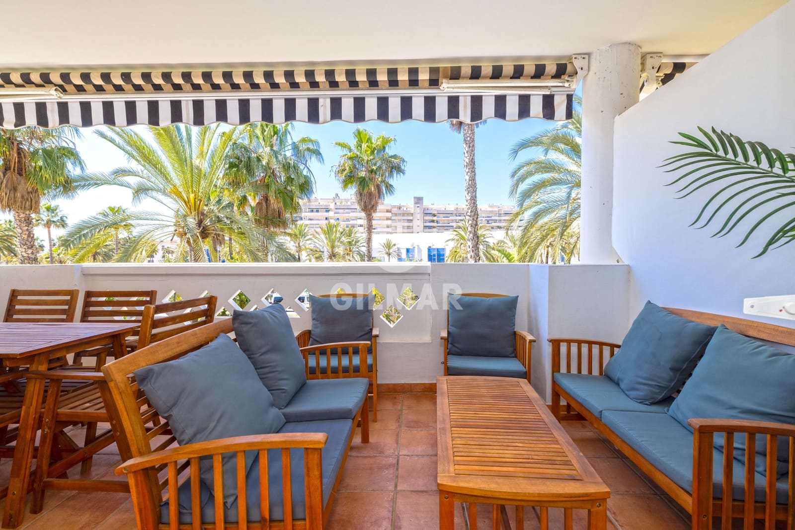 4 Zimmer Wohnung zu verkaufen in Puerto Banus mit Pool Garage - 1.595.000 € (Ref: 9747418)