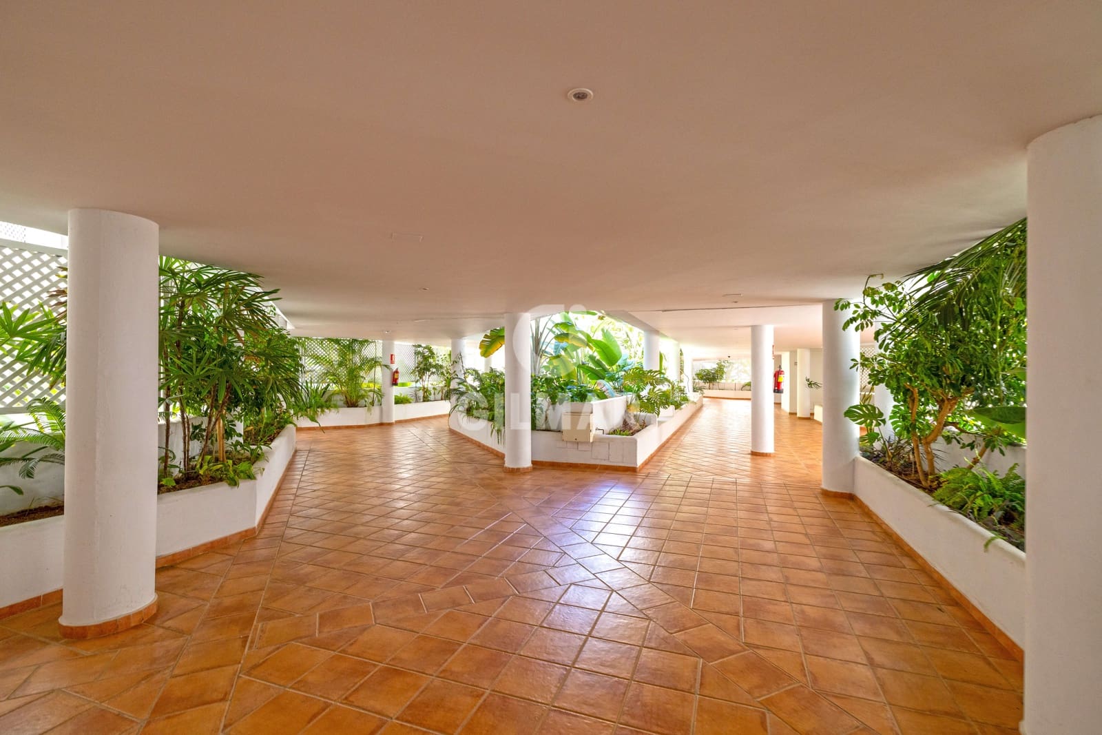 4 Zimmer Wohnung zu verkaufen in Puerto Banus mit Pool Garage - 1.595.000 € (Ref: 9747418)
