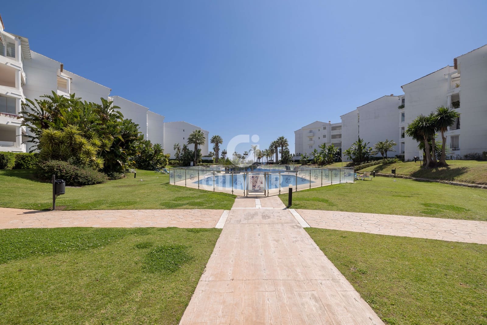 4 Zimmer Wohnung zu verkaufen in Puerto Banus mit Pool Garage - 1.595.000 € (Ref: 9747418)