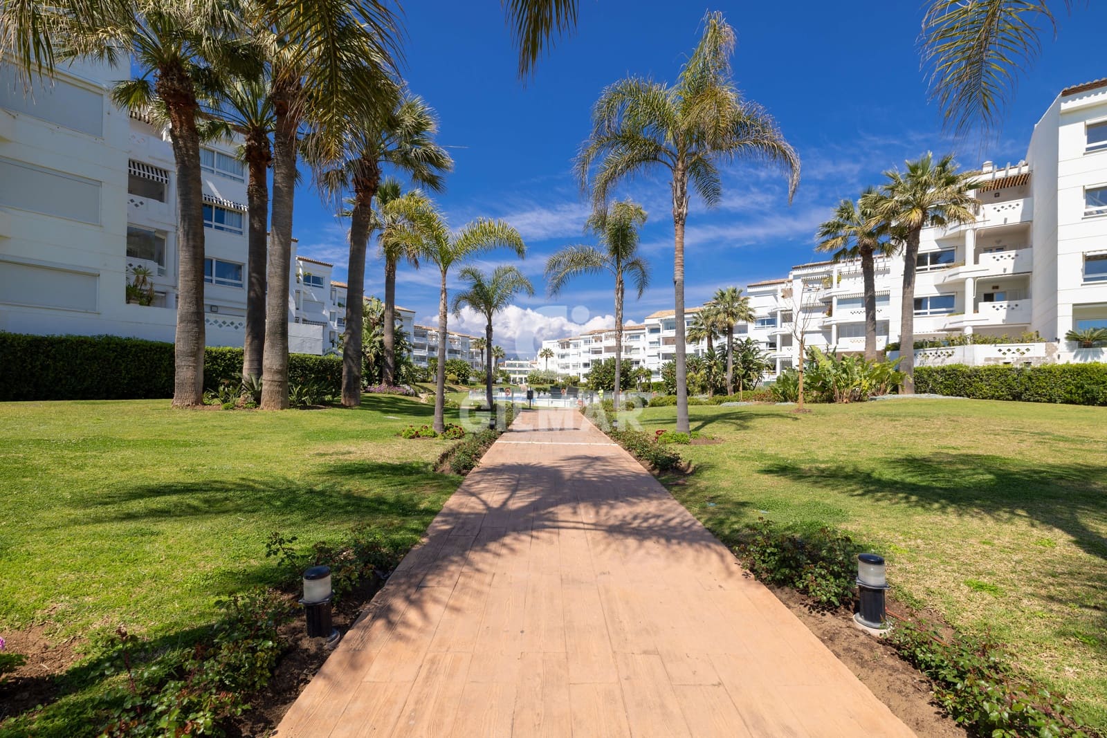 4 Zimmer Wohnung zu verkaufen in Puerto Banus mit Pool Garage - 1.595.000 € (Ref: 9747418)