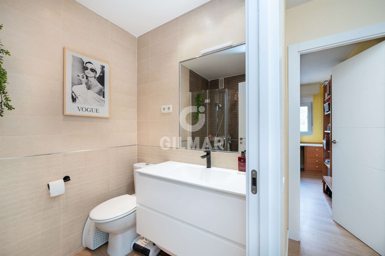 4 bedroom Flat for sale in Madrid city with pool garage - € 890,000 (Ref: 9752553)