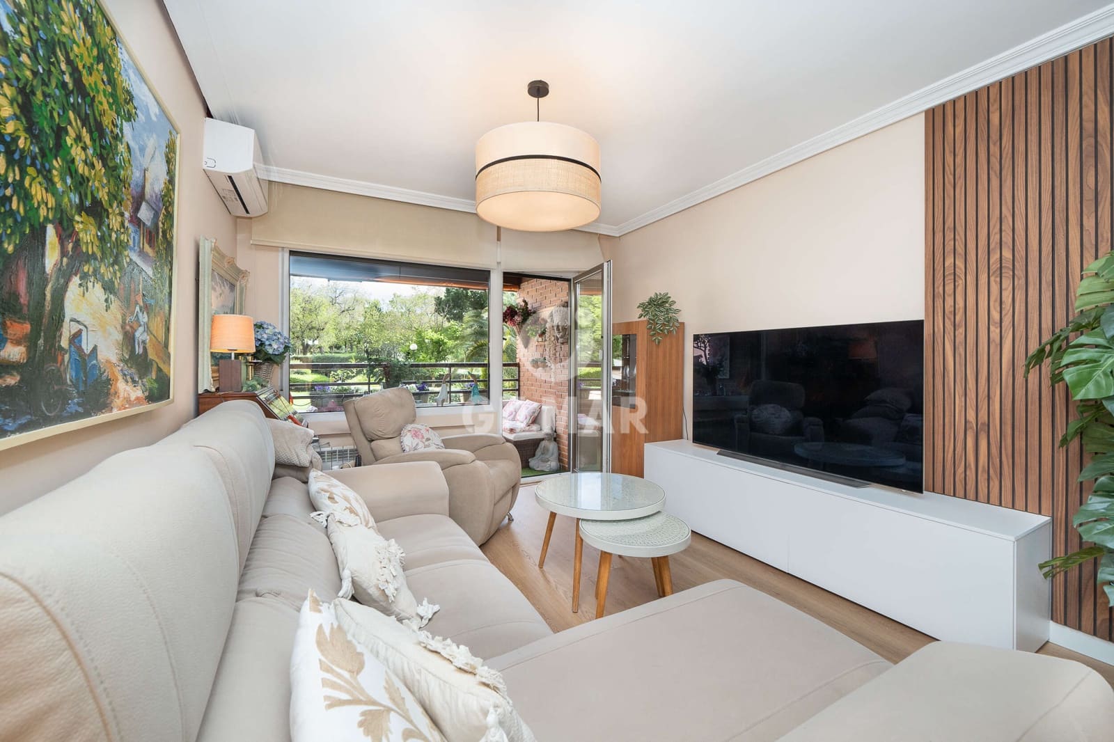 4 bedroom Flat for sale in Madrid city with pool garage - € 890,000 (Ref: 9752553)