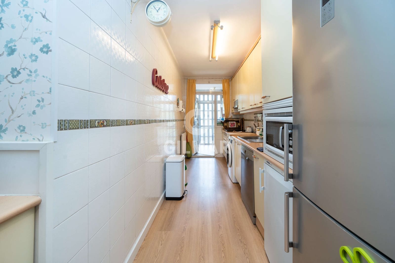 4 bedroom Flat for sale in Madrid city with pool garage - € 890,000 (Ref: 9752553)