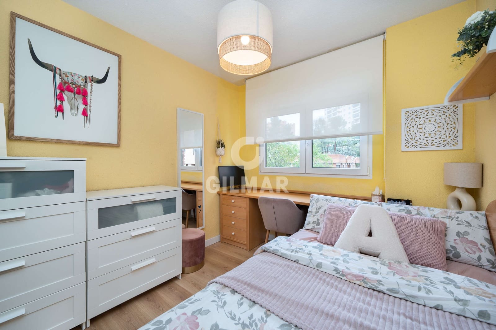 4 bedroom Flat for sale in Madrid city with pool garage - € 890,000 (Ref: 9752553)